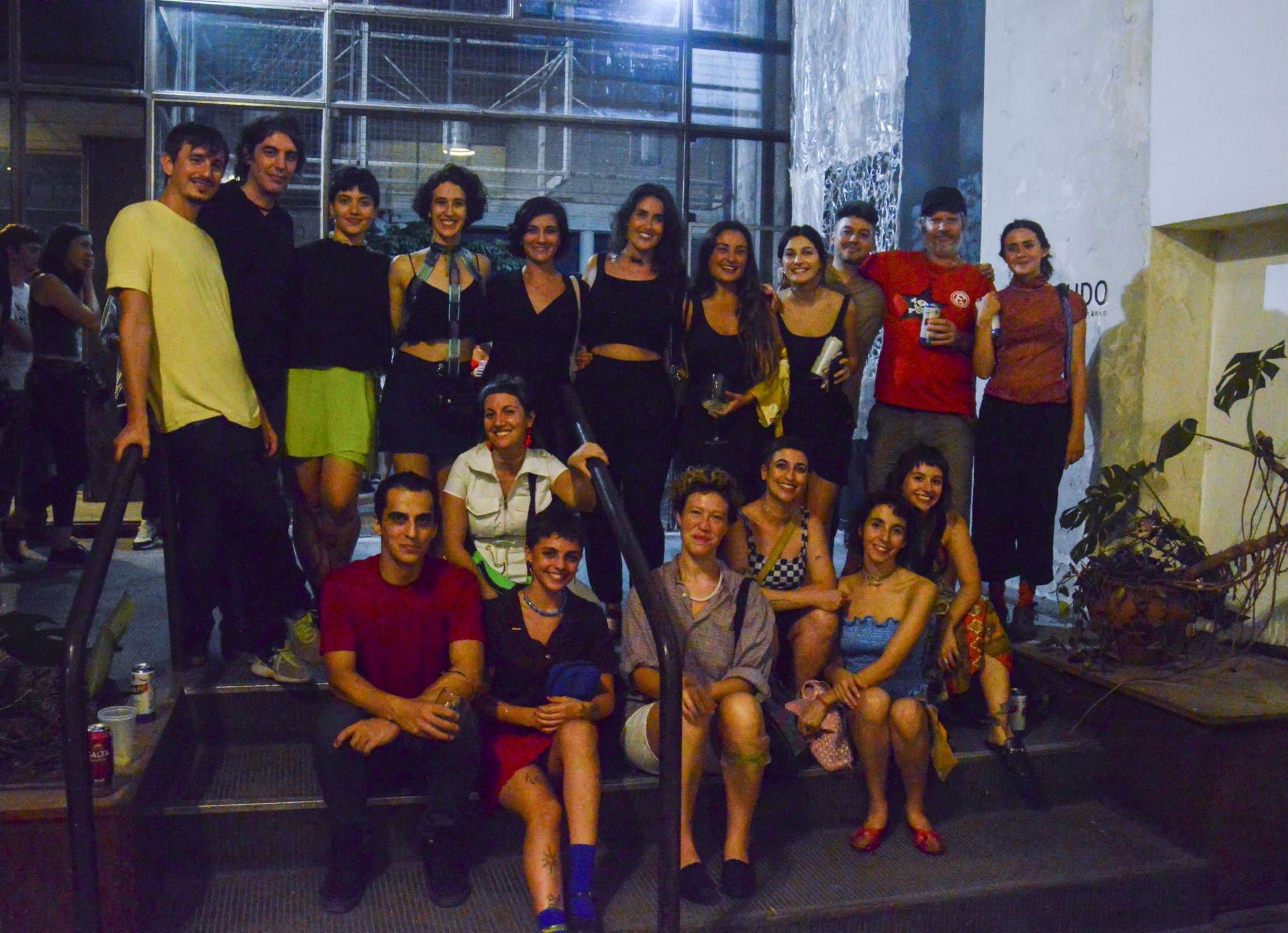 Artistas taller compartido 2022 durante la inauguración de Chasquido en CRUDO