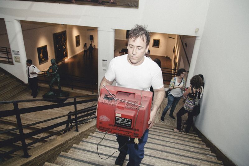 Lo que quedó de nuestro amor Performance. Museo Juan B. Castagnino. Premio Institucional FNA en el LXIX Salón Nacional de Rosario.