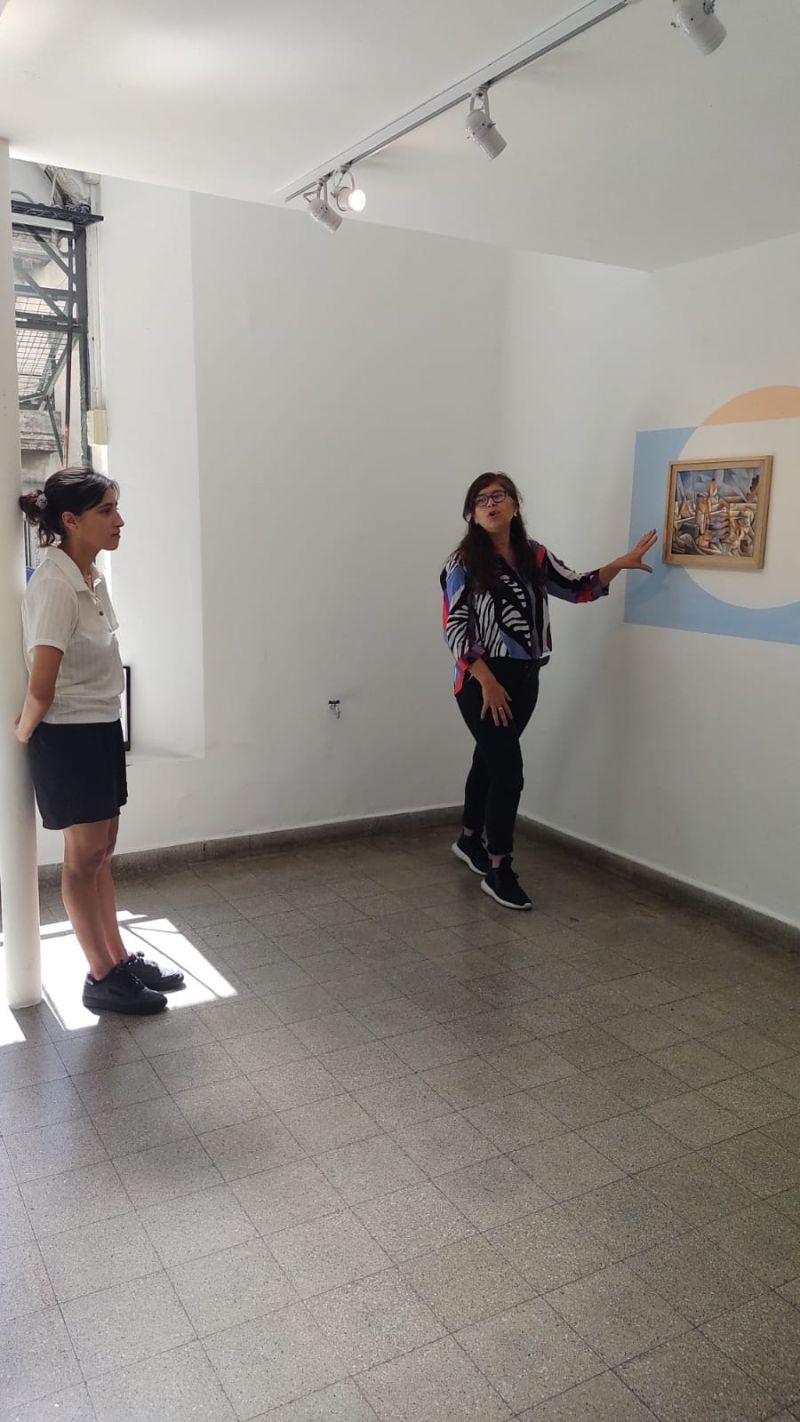 Visita guiada a galerias con la residente de la BECA Constelaciones, Cande Del Valle