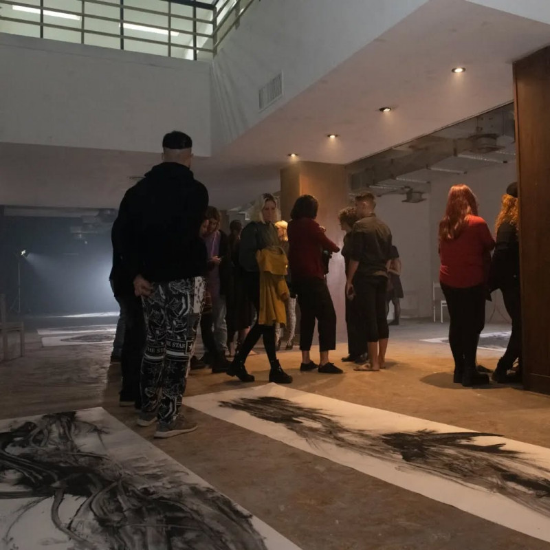 A Nuestros Pies | Danza y artes plásticas perfomáticas