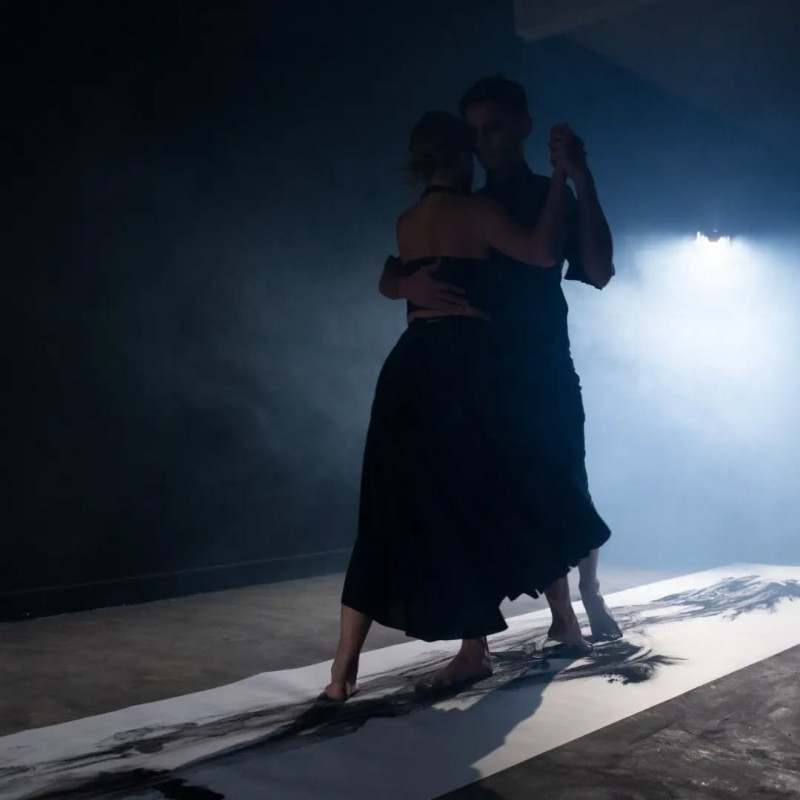 A Nuestros Pies | Danza y artes plásticas perfomáticas